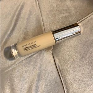 Becca ultimate coverage 24 hour foundation